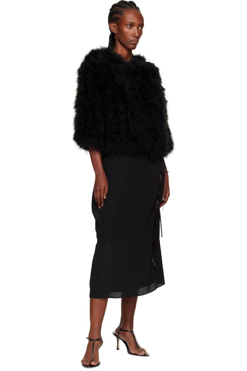 Lightweight turkey feather jacket.

· Round neck
· Hook-eye closure
· Welt pockets
· Cropped hem
· Three-quarter sleeves
· Full silk satin lining

Supplier color: Noir

Body: 100% turkey feather.