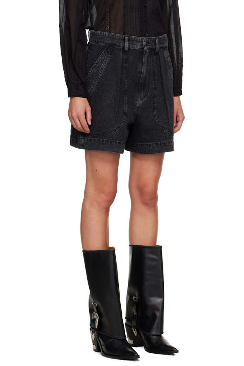 Non-stretch denim shorts.

· Fading throughout 
· Belt loops
· Four-pocket styling
· Zip fly 
· Pleats at front 
· Logo patch at back waistband

Supplier color: Vintage black