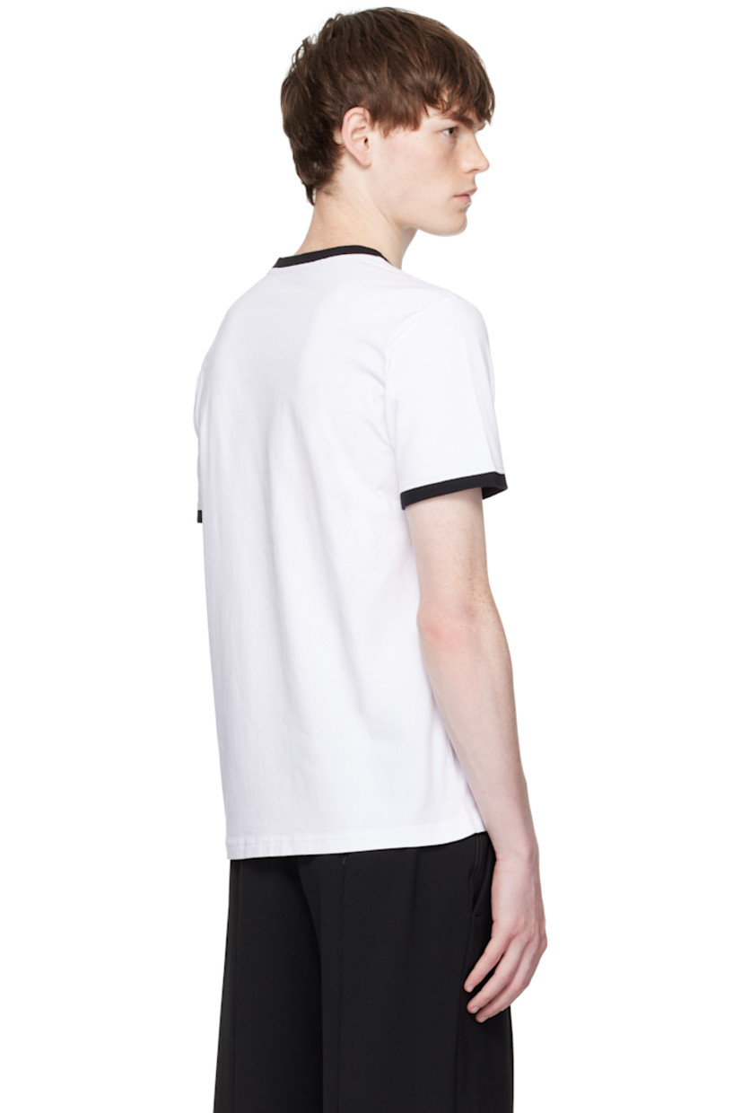 Organic cotton jersey T-shirt.

· Contrast rib-knit crewneck and cuffs
· Graphic printed at front

Supplier color: White/Black Rose