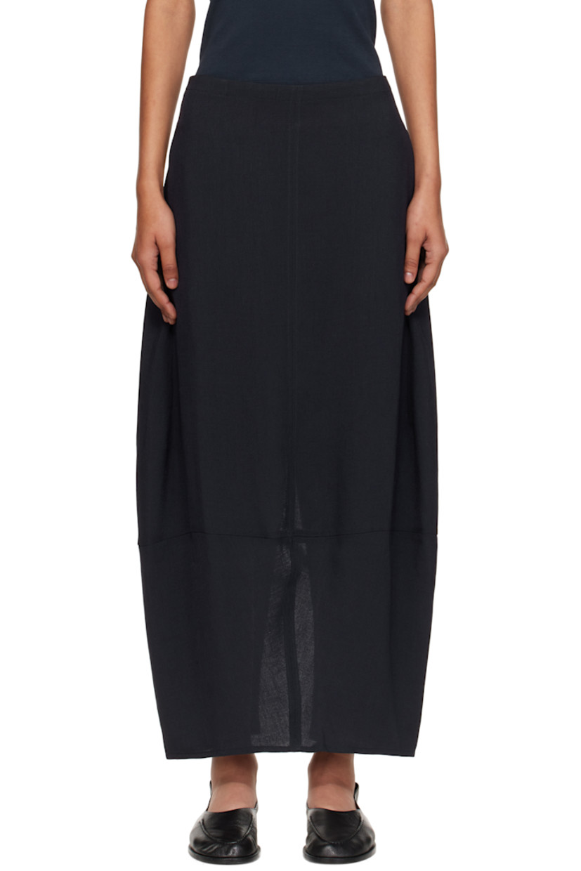 Twill midi skirt. 

· Wrinkle-resistant
· Central seam at front and back
· Two-pocket styling
· Concealed zip closure at back 
· Central vent at back hem 

Supplier color: Darkest navy