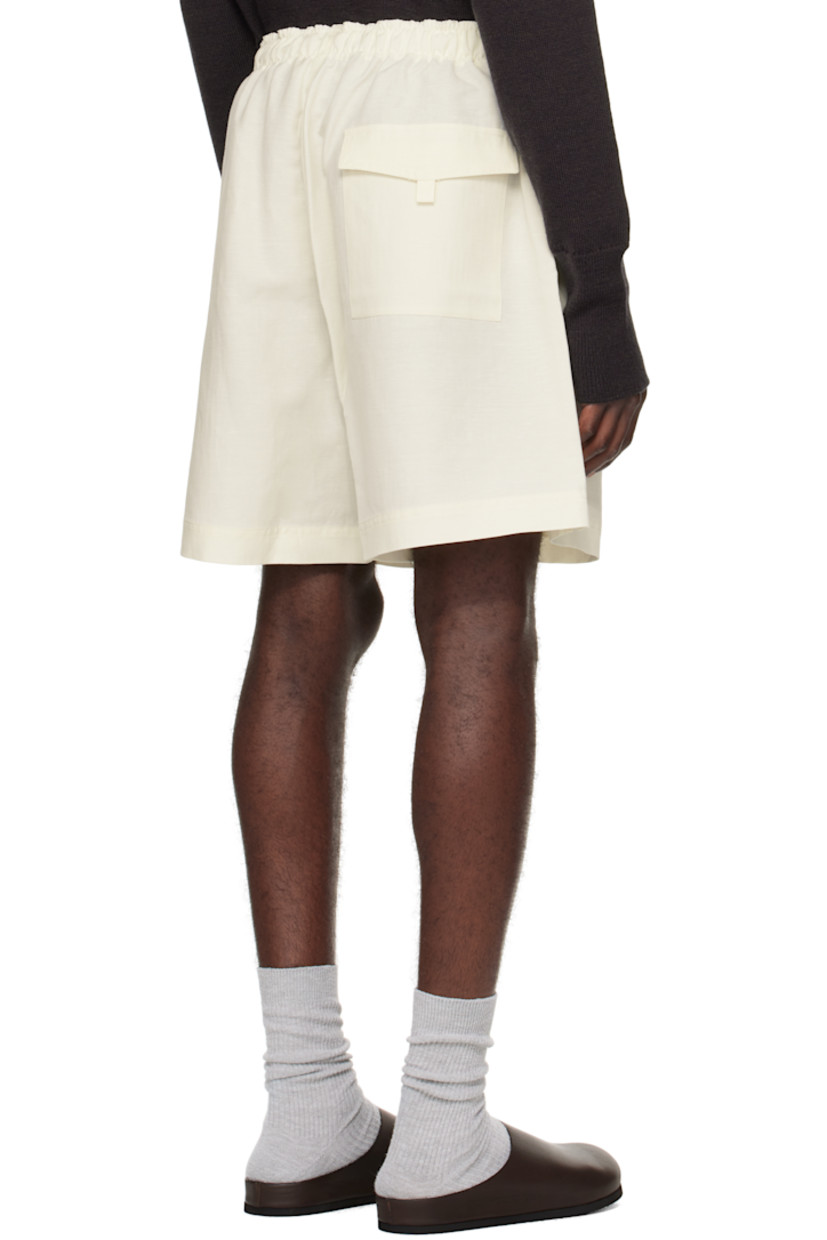 Linen- and wool-blend twill shorts.

· Drawstring at elasticized waistband
· Three-pocket styling
· Vented cuffs

Supplier color: Parchment