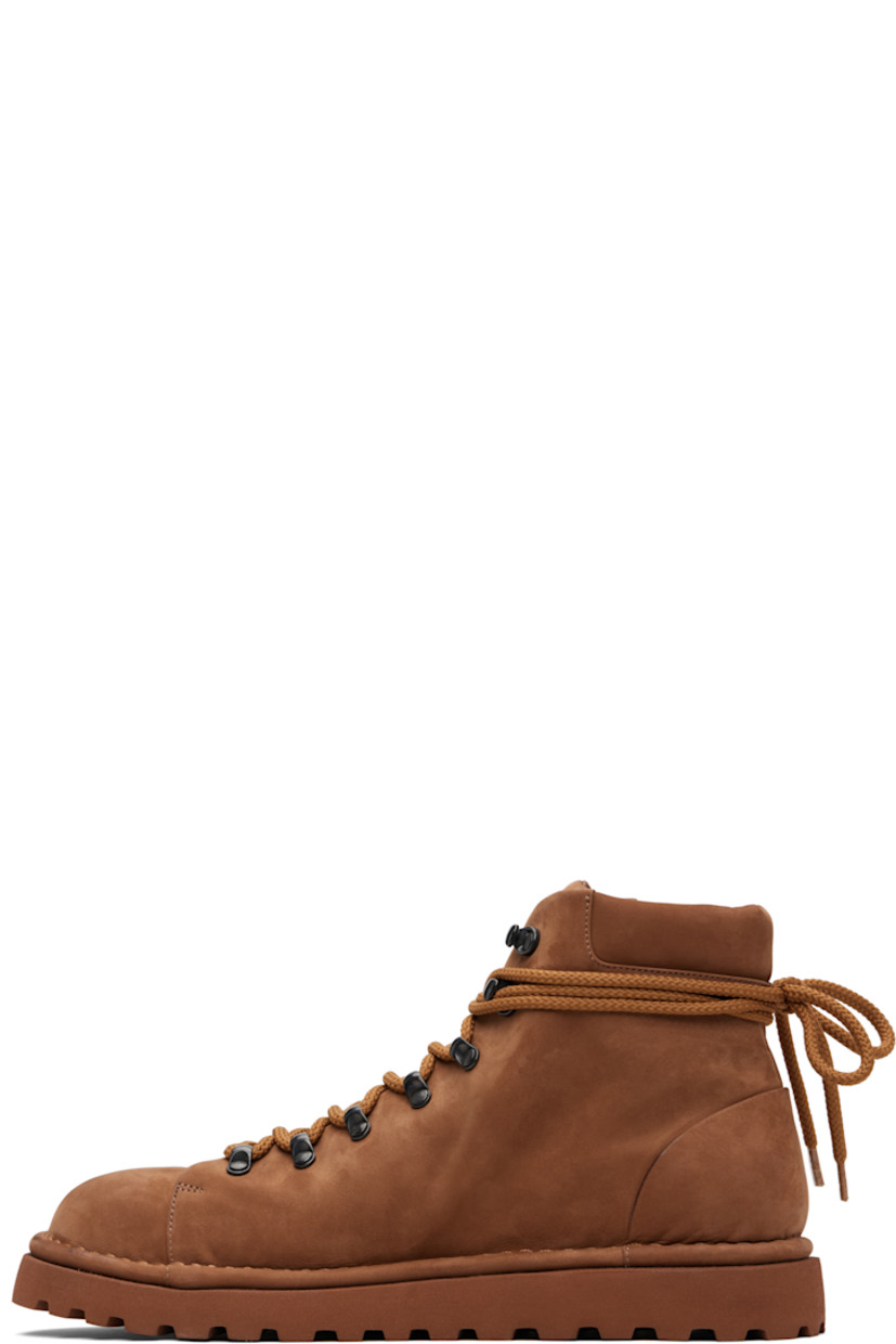 Ankle-high nubuck boots. 

· Lace-up closure
· Padded tongue and collar 
· San Crispino welt
· Treaded rubber sole

Part of the Gomme® collection.

Supplier color: Basalt