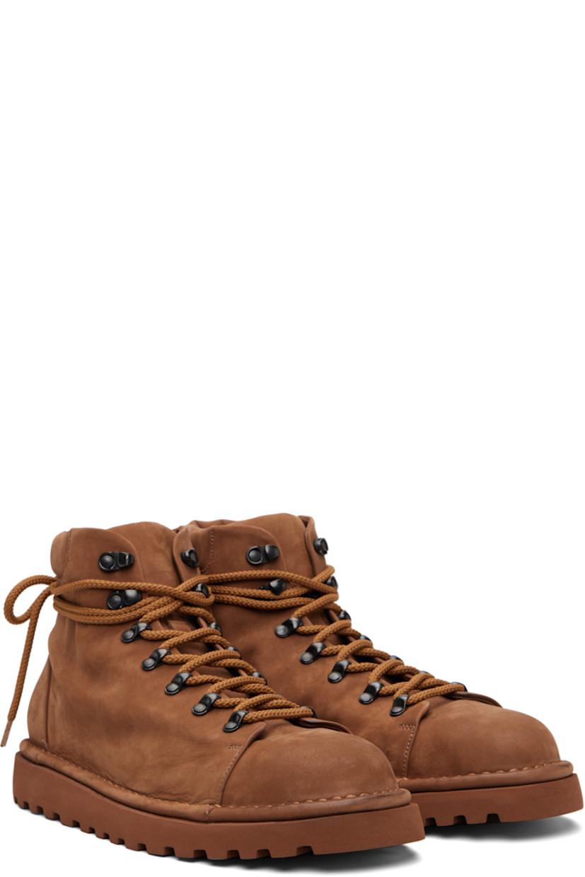 Ankle-high nubuck boots. 

· Lace-up closure
· Padded tongue and collar 
· San Crispino welt
· Treaded rubber sole

Part of the Gomme® collection.

Supplier color: Basalt