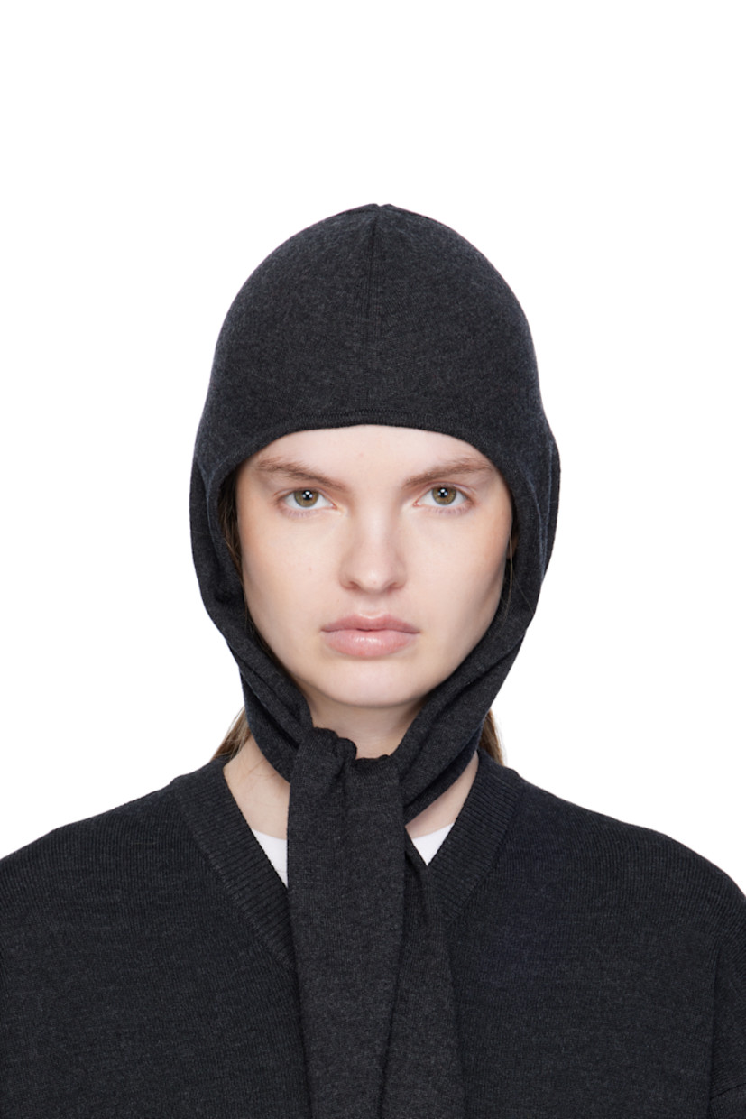 Knit wool hood. Extended self-tie straps.

Supplier color: Anthracite melange