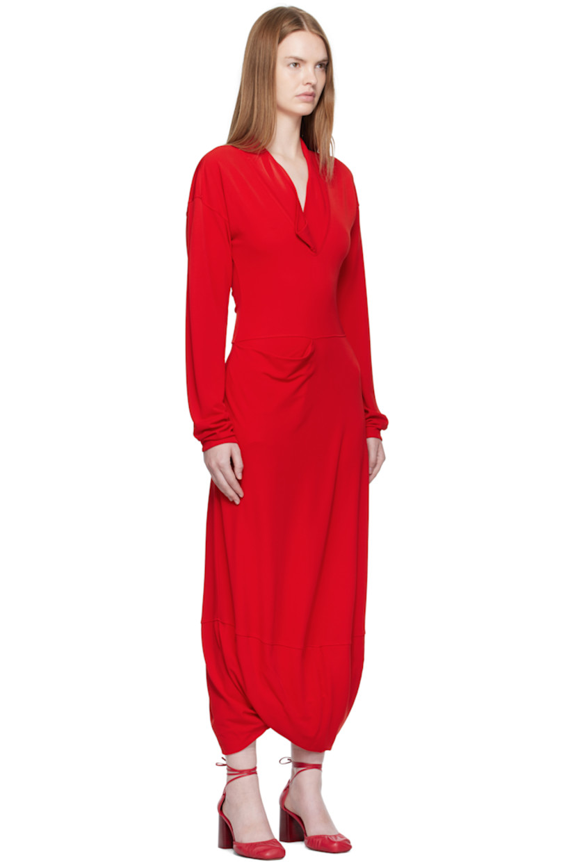 Viscose crêpe jersey maxi dress.

· Draping throughout
· V-neck
· Welt pocket at front
· Dropped shoulders

Supplier color: Lipstick red