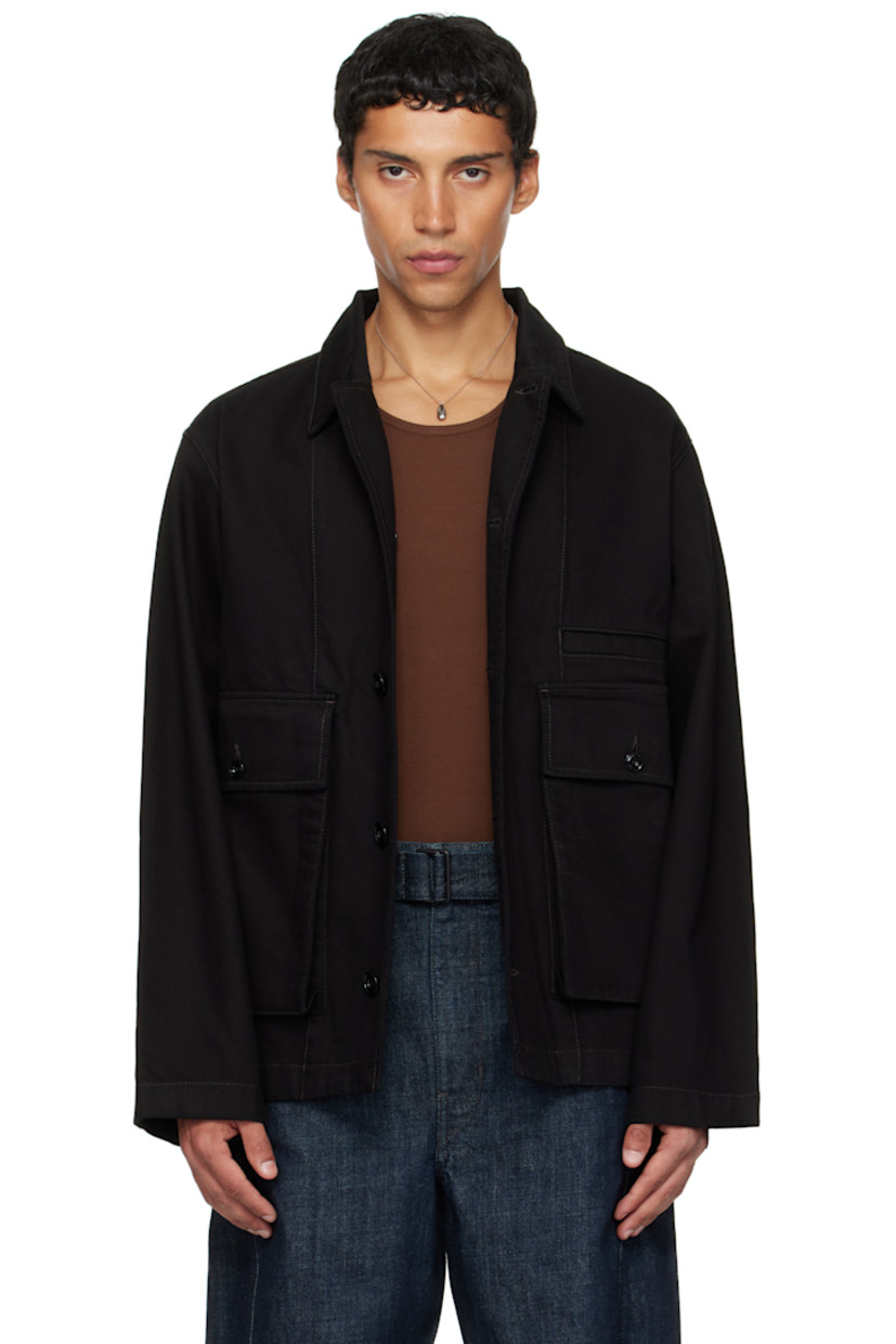 Non-stretch denim jacket.

· Spread collar
· Button closure
· Welt pocket at chest
· Flap pockets at front
· Button fastening at cuffs
· Adjustable button tabs at back hem

Supplier color: Black