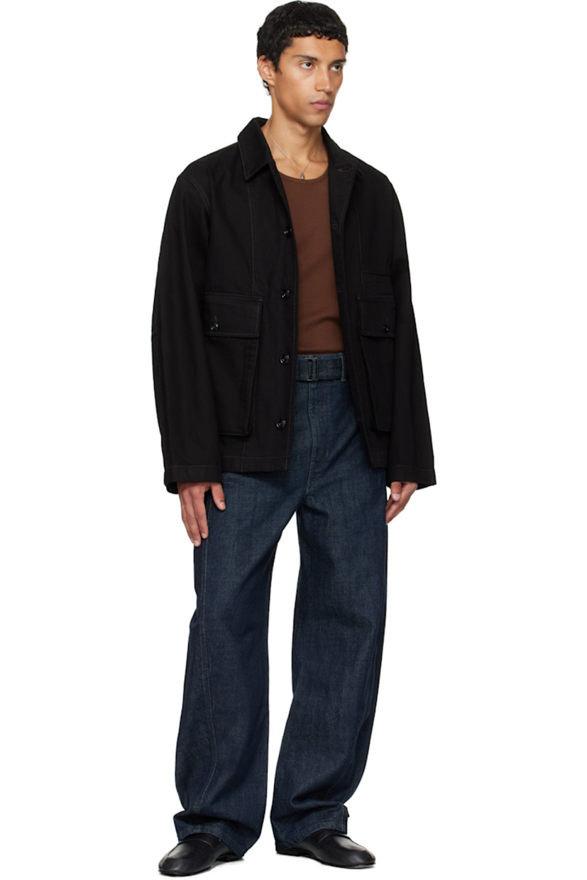Non-stretch denim jacket.

· Spread collar
· Button closure
· Welt pocket at chest
· Flap pockets at front
· Button fastening at cuffs
· Adjustable button tabs at back hem

Supplier color: Black