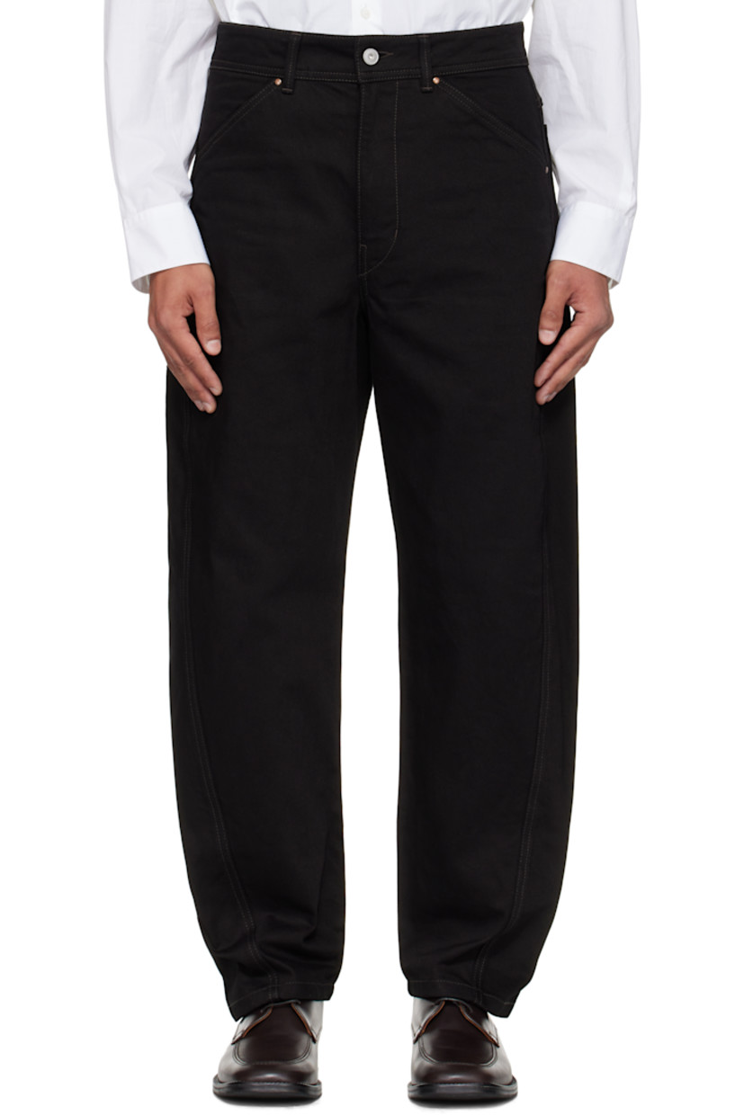Non-stretch denim jeans.

· Straight-leg
· Belt loops 
· Four-pocket styling
· Zip fly
· Offset outseams
· Welt pocket at outseam
· Logo patch at back waistband
· Contrast stitching in brown

Supplier color: Black
