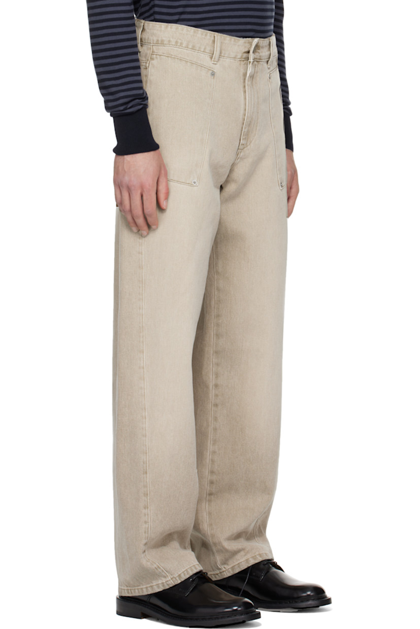 Non-stretch organic cotton denim jeans. Fading throughout.

· Loose-fit 
· Belt loops
· Four-pocket styling
· Zip fly 

Supplier color: Grey