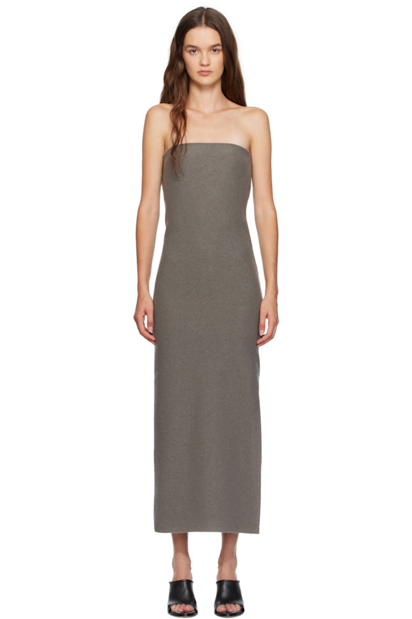 Virgin wool melton midi dress.

· Straight neck
· Mesh underlay with boning at bodice 
· Vented side seam
· Zip closure at back

Supplier color: Camoscio felted light