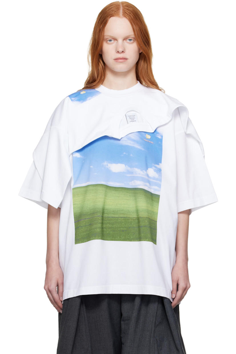 Cotton jersey T-shirt. 

· Layered construction 
· Rib-knit crewneck
· Logo and graphic printed at front
· Dropped shoulders  
· Logo embroidered at back collar 

Supplier color: White