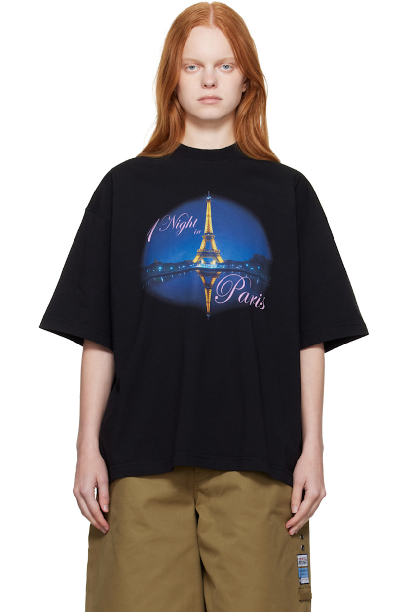 Cotton jersey T-shirt. 

· Rib-knit crewneck
· Graphic and text printed at front 
· Dropped shoulders 
· Logo embroidered at back collar

Supplier color: Washed black