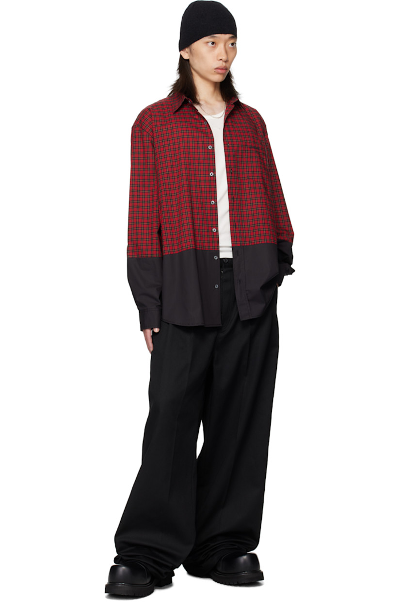 Cotton poplin shirt.

· Check pattern throughout
· Paneled construction
· Spread collar
· Button closure
· Shirttail hem
· Buttoned barrel cuffs
· Pleats at back yoke

Supplier color: Red check/Black