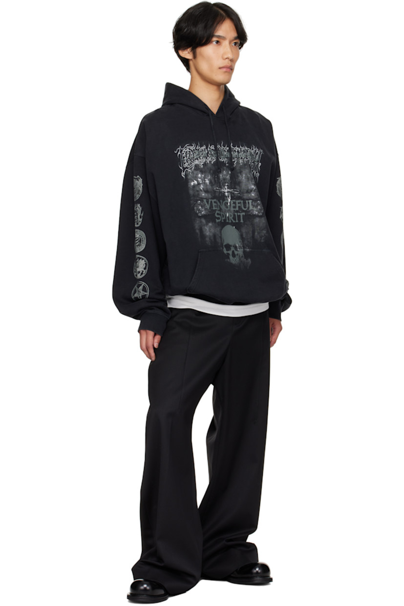 French terry hoodie.

· Embroidered logo and drawstring at hood
· Text and graphic printed at front
· Kangaroo pocket
· Rib-knit hem and cuffs
· Dropped shoulders
· Graphics printed at sleeves

Part of the Cradle of Filth capsule.

Supplier color: Magnet