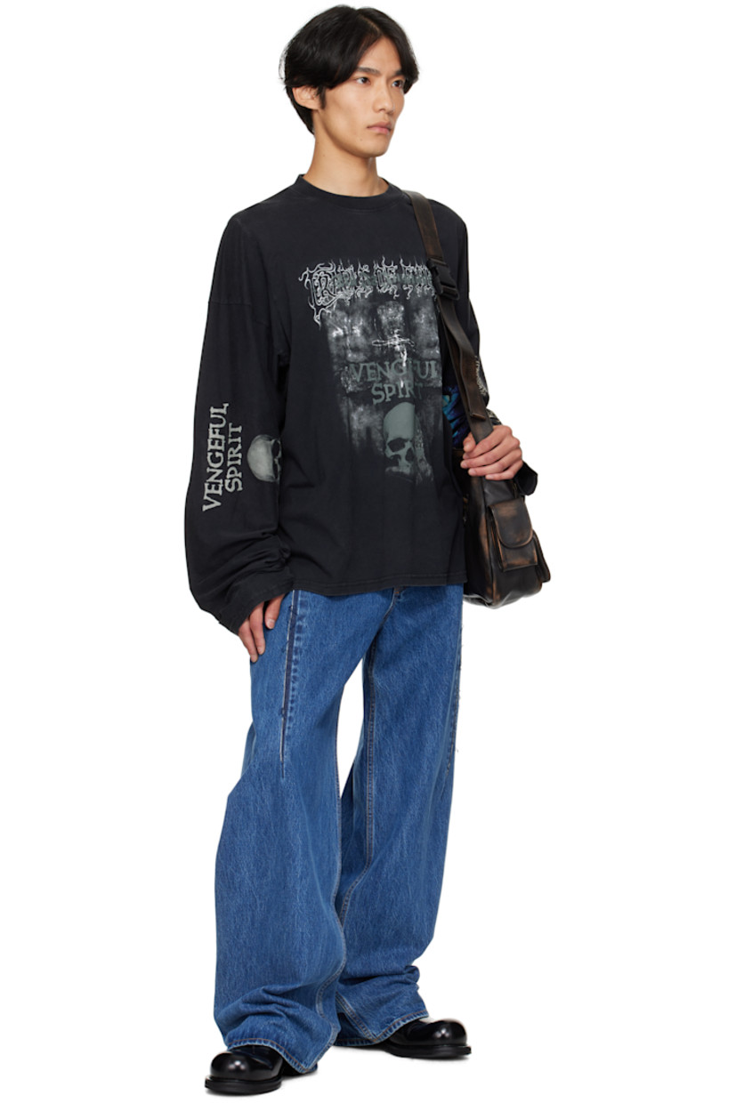 Cotton jersey T-shirt.

· Rib-knit crewneck
· Graphic and text printed at front and sleeves
· Cutout at sleeves
· Logo embroidered at back collar

Part of the Cradle of Filth capsule.

Supplier color: Magnet