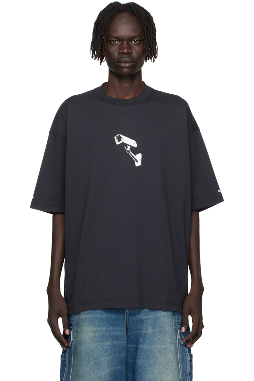 Cotton jersey T-shirt.

· Rib-knit crewneck
�· Graphic printed at front
· Dropped shoulders
· Text printed at sleeves
· Logo embroidered at back collar

Supplier color: Washed black