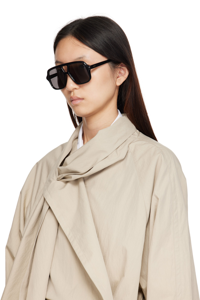 Aviator-style acetate-frame sunglasses.

· Gray lenses 
· 100% UVA/UVB protection, category 3
· Top bar 
· Integrated nose pads
· Inset logo at temples 
· Includes pouch 
· Size: 54.16 140

Supplier color: Black