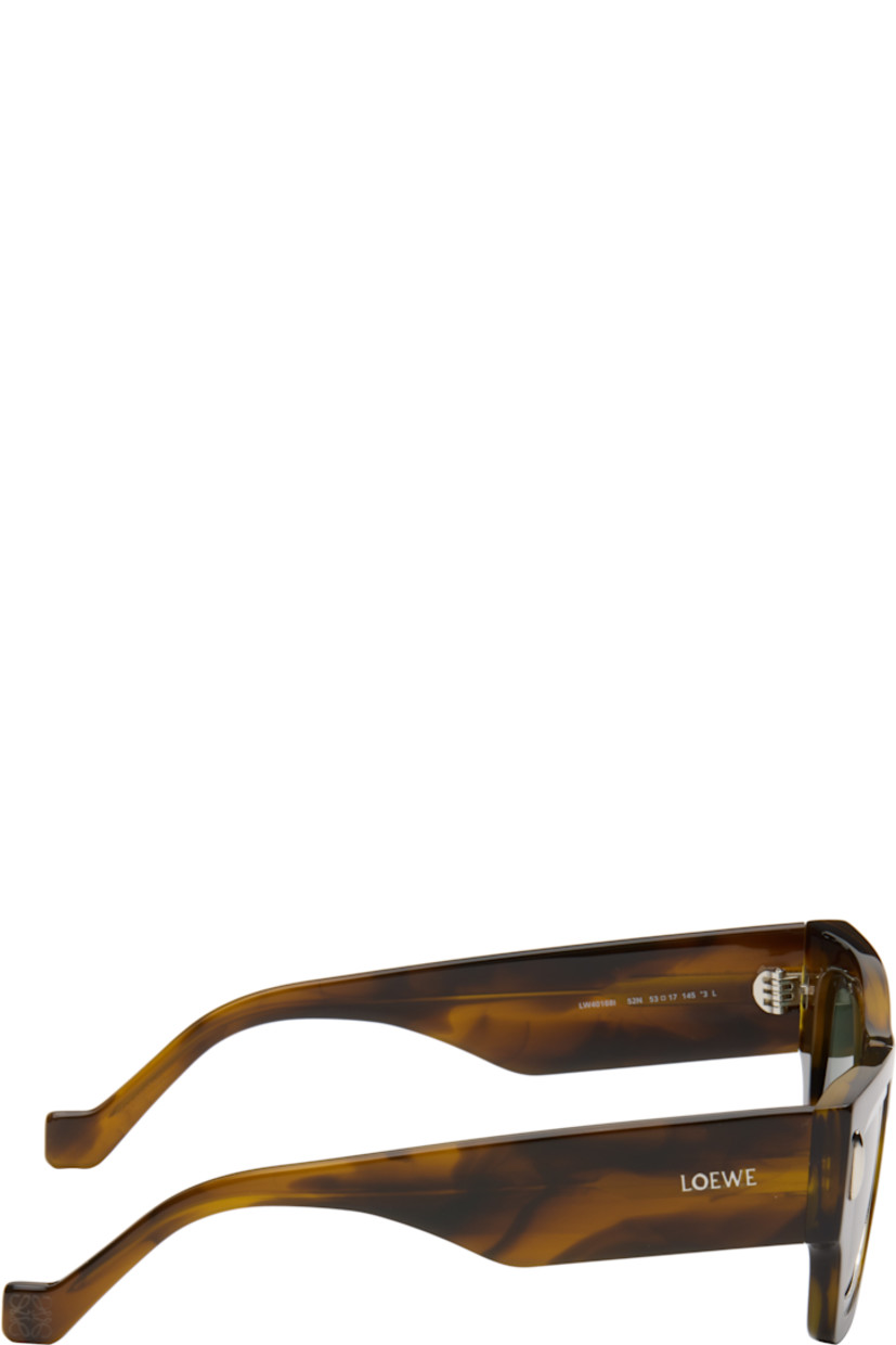 Square tortoiseshell acetate-frame sunglasses.

· Metal rim in silver tone at green lenses
· 100% UVA/UVB protection, category 3
· Integrated nose pads
· Studs at face
· Inset logo at temples
· Partially exposed core wires 
· Logo etched at temple tips 
· Includes pouch
· Size: 53.17 145

Supplier color: Dark Havana/Green