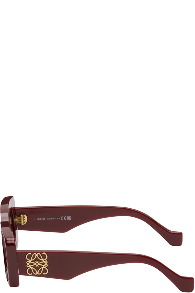 Rectangular acetate-frame sunglasses.

· Gray lenses 
· 100% UVA/UVB protection, category 3
· Integrated nose pads
· Logo hardware at temples
· Includes pouch
· Size: 46.22 140

Supplier color: Burgundy