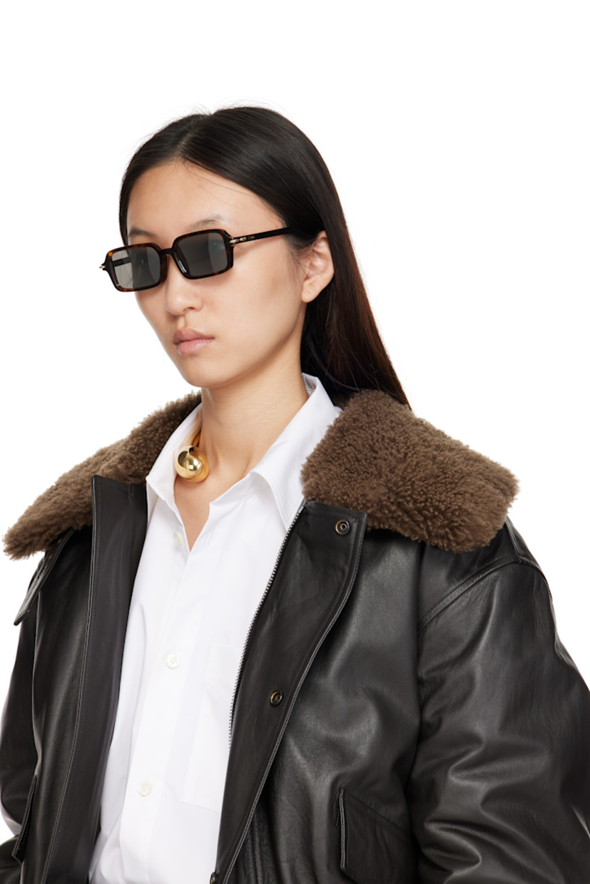 Rectangular tortoiseshell acetate-frame sunglasses.

· Mirrored silver-tone lenses
· 100% UVA/UVB protection, category 3
· Integrated nose pads
· Studs at hinges
· Etched logo at temples
· Includes pouch
· Size: 54.16 140 

Supplier color: Dark Havana/Smoke