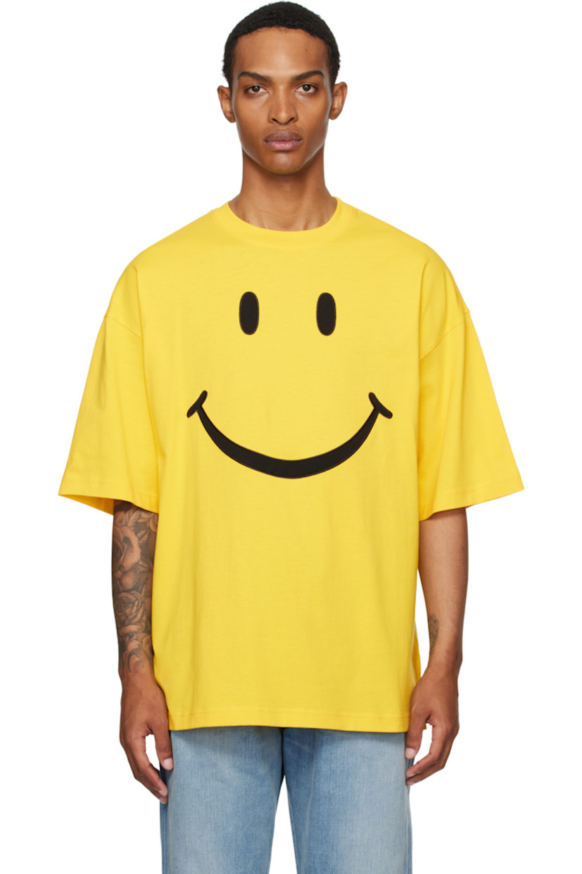 Cotton jersey T-shirt.

· Rib-knit crewneck
· Embroidered graphic patches at front
· Dropped shoulders
· Logo stitched at back

Part of the Smiley® capsule.

Supplier color: Multi Yellow