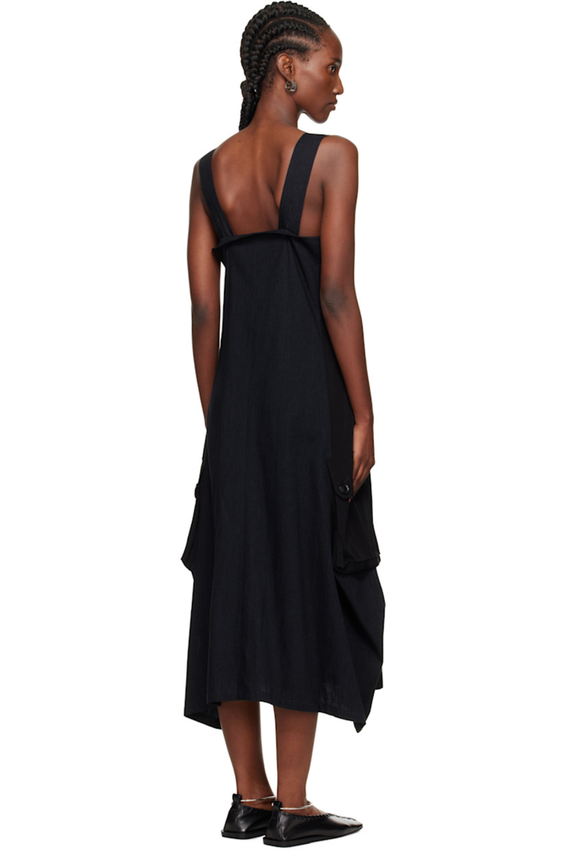 Cotton twill and crêpe maxi dress.

· Paneled construction 
· Square neck
· Zip closure 
· Two-pocket styling
· Fixed shoulder straps
· Cargo pockets at side seams

Supplier color: Black