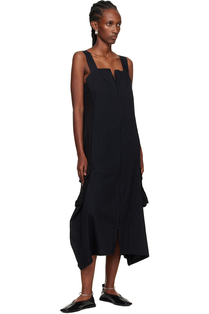 Cotton twill and crêpe maxi dress.

· Paneled construction 
· Square neck
· Zip closure 
· Two-pocket styling
· Fixed shoulder straps
· Cargo pockets at side seams

Supplier color: Black