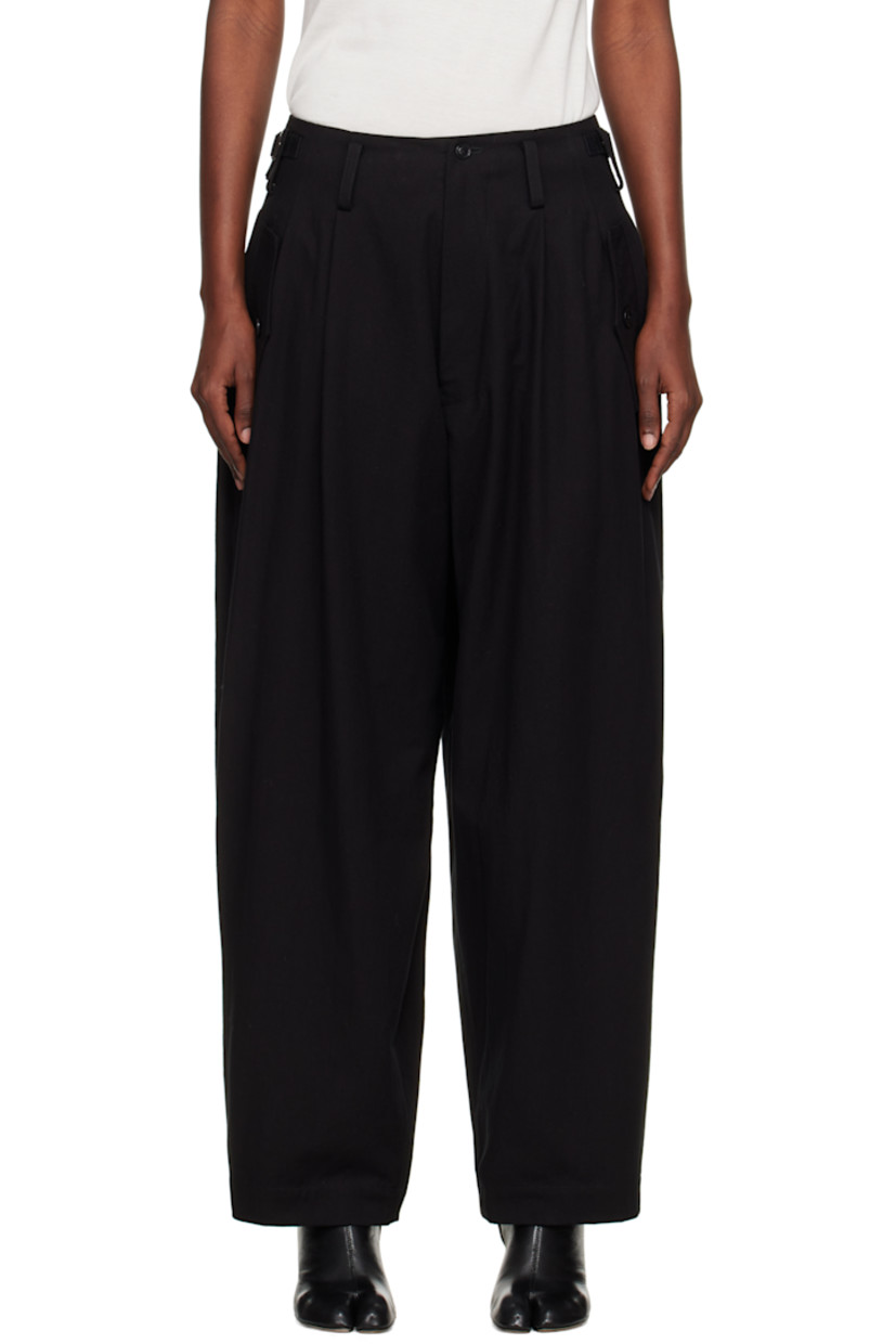 Cotton twill trousers.

· Belt loops
· Cinch tabs at waistband
· Three-pocket styling
· Zip fly 
· Pleats at front 
· Dropped inseam 

Supplier color: Black