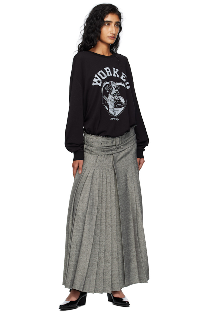 Cotton jersey T-shirt. 

· Rib-knit crewneck and cuffs
· Logo graphic printed at front 
· Dropped shoulders

Supplier color: Black