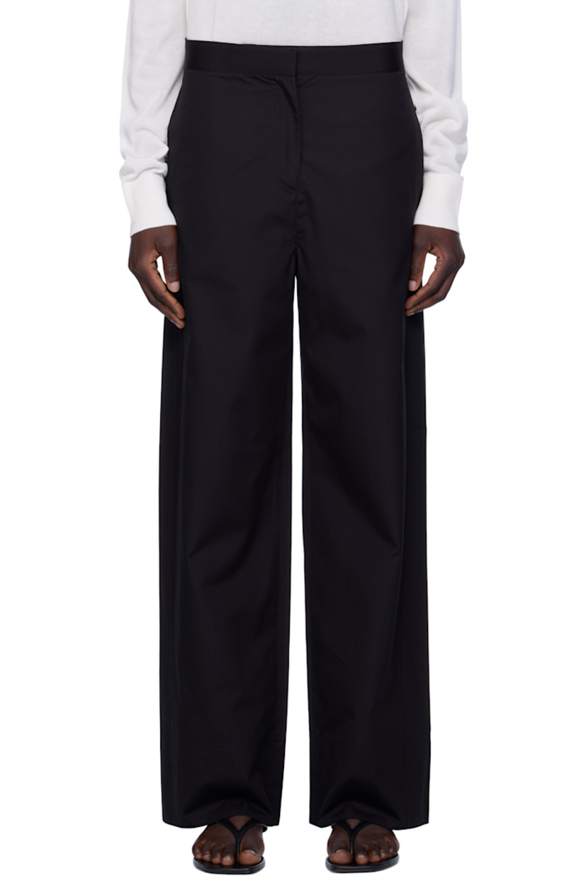 Straight-leg organic cotton poplin trousers.

· Lightweight
· Four-pocket styling
· Zip fly
· Twisted outseams

Supplier color: Black