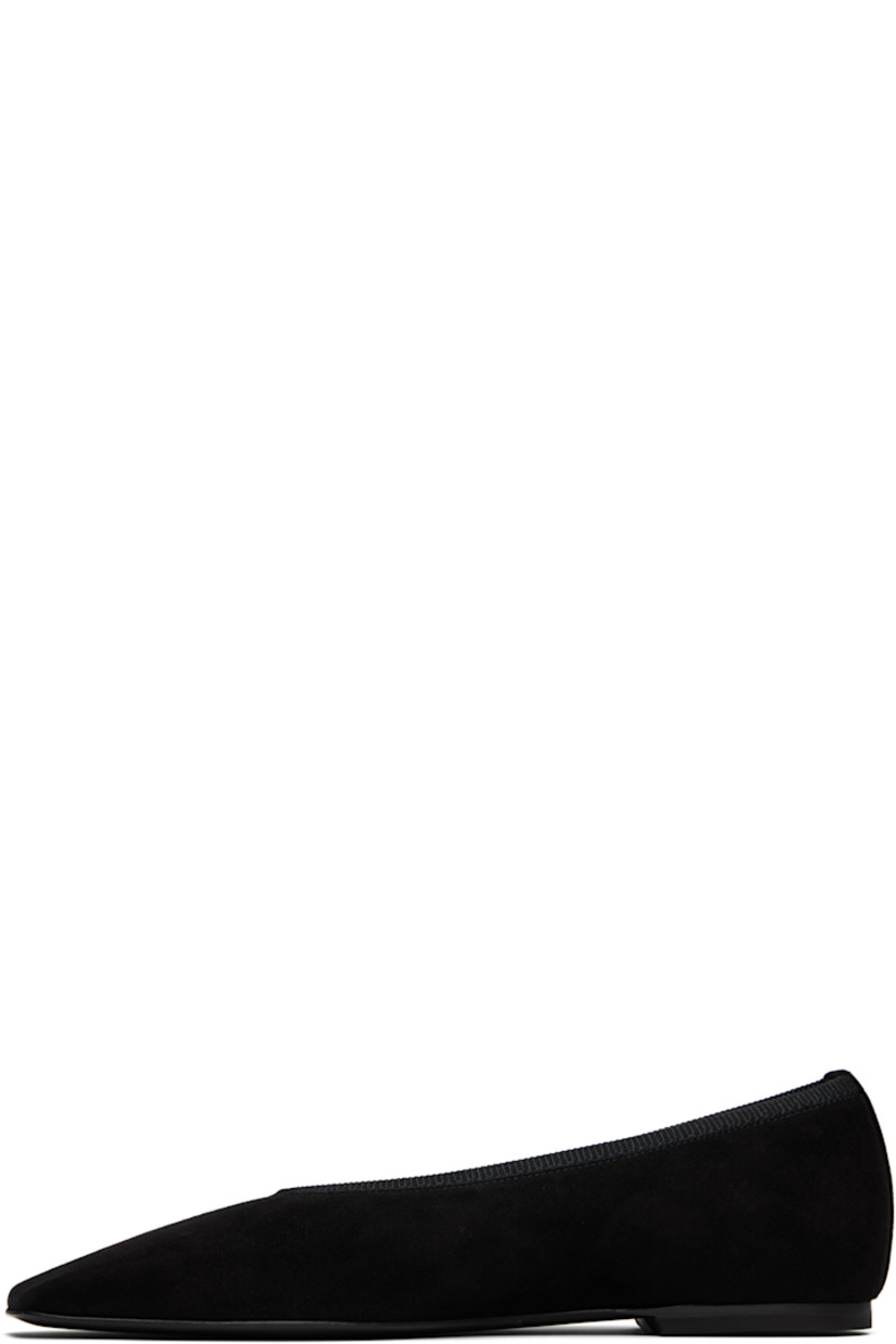 LWG-certified sheepskin suede ballerina flats in black.

· Square toe
· Grosgrain collar
· Rubber heel
· Leather sole

Part of the Garderob collection.

Supplier color: Black