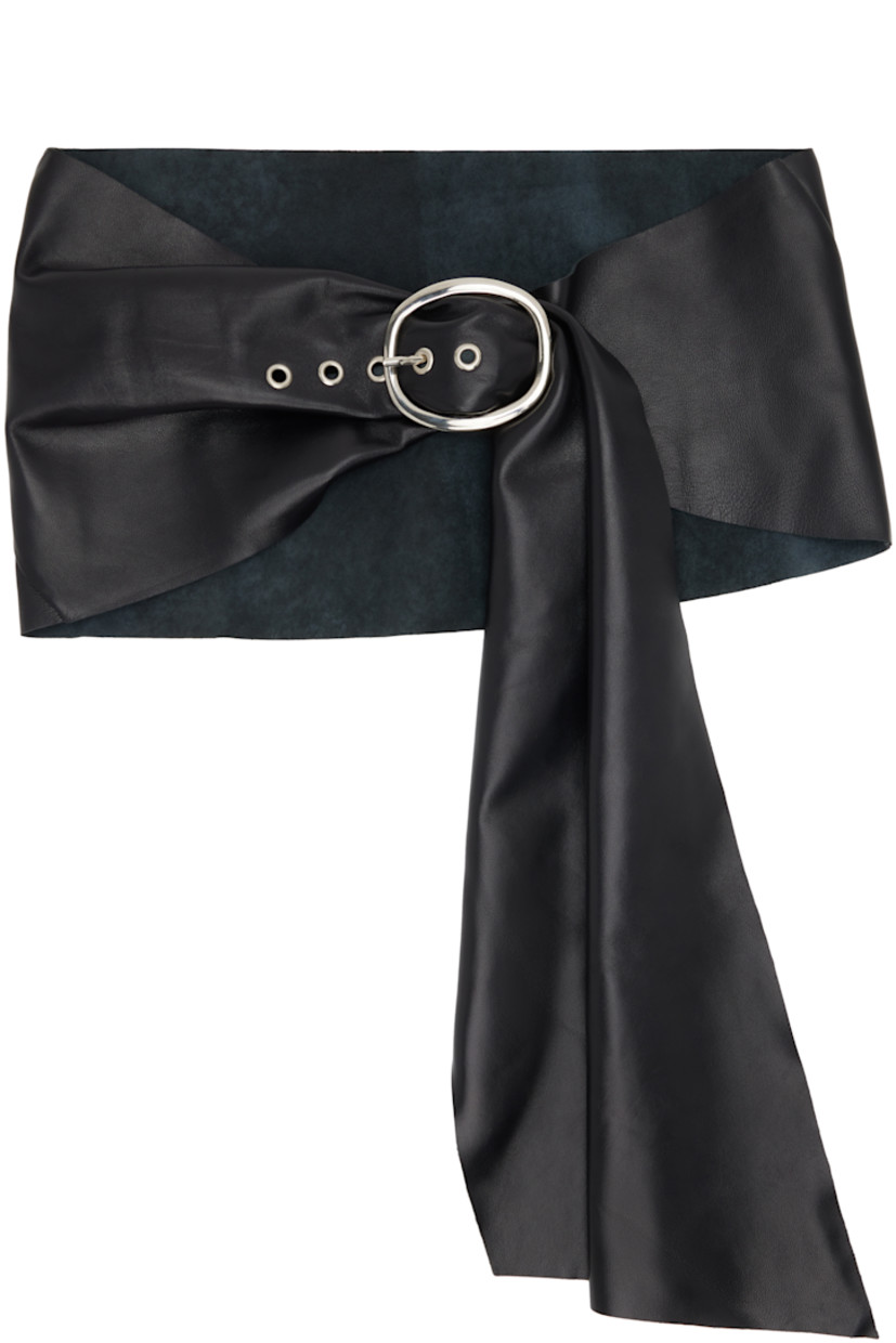 Grained leather waist belt. 

· Draping at pin-buckle fastening 
· Silver-tone hardware 
· W9"

Supplier color: Black