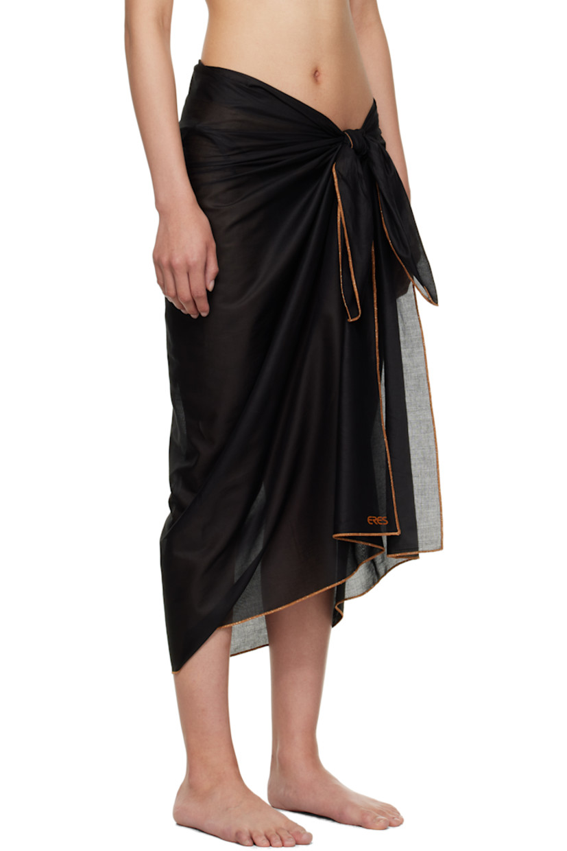 Semi-sheer cotton voile cover-up.
 
· Wrap construction
· Metallic thread detailing at edges
· Logo bonded at hem

Supplier color: Noir