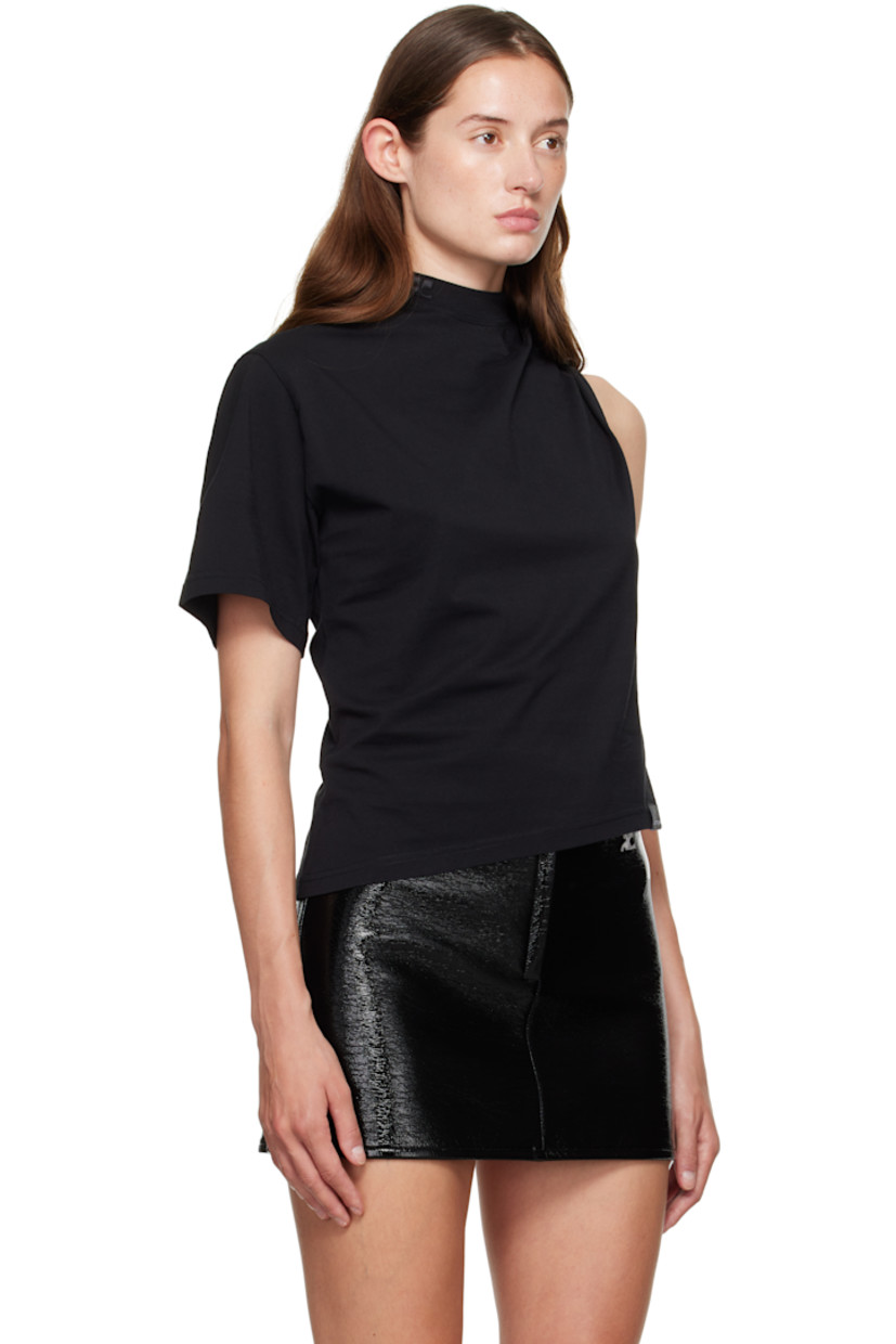 Cotton jersey T-shirt.

· Asymmetrical construction
· Logo embroidered at rib-knit crewneck
· Logo flag at hem
· Twisting at shoulder

Supplier color: Black