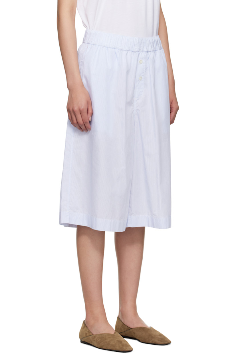 Mercerized pima cotton poplin pyjama shorts.

· Striped throughout
· Concealed drawstring at elasticized waistband
· Two-pocket styling
· Exposed button fly
· Logo patch at hem
· Vented cuffs
· Mother-of-pearl hardware

Supplier color: Light blue mini stripes