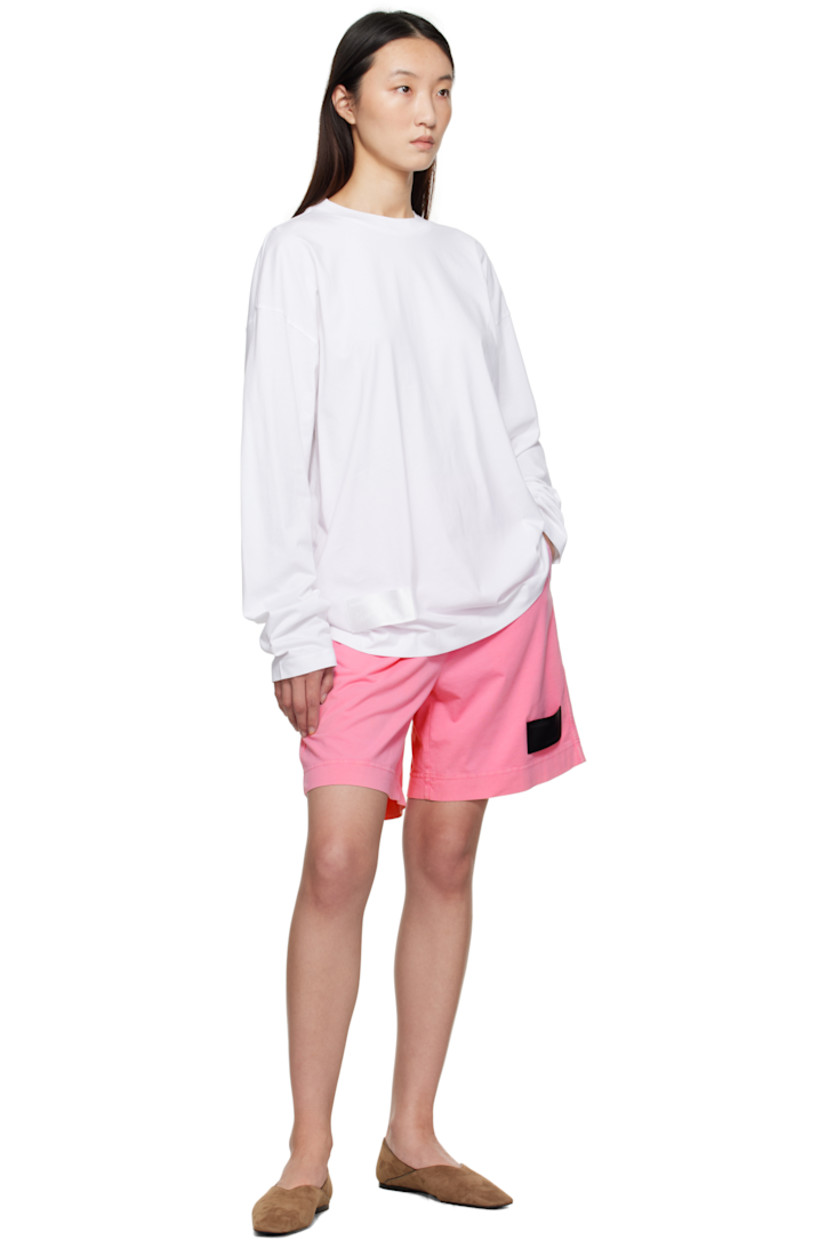 160 gsm organic cotton jersey T-shirt.

· Garment-dyed
· Rib-knit crewneck
· Logo patch at front hem
· Dropped shoulders

Supplier color: White