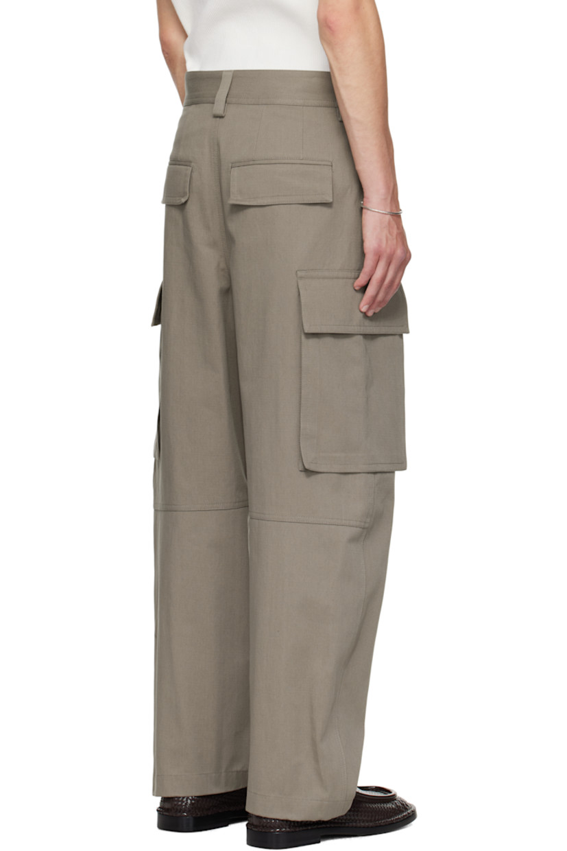 Washed cotton twill cargo pants. 

· Wide-leg 
· Belt loops
· Four-pocket styling
· Zip fly 
· Cargo pocket at outseams

Supplier color: Grey seal
