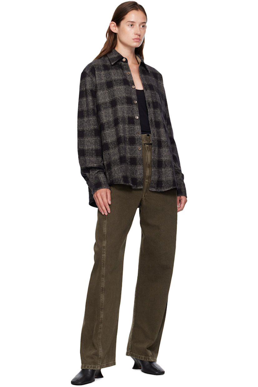 Cotton flannel shirt.

· Check pattern throughout
· Spread collar
· Button closure
· Patch pocket at chest
· Shirttail hem
· Buttoned barrel cuffs
· Box pleat at back yoke
· Mother-of-pearl hardware

Supplier color: Oakland low twist check