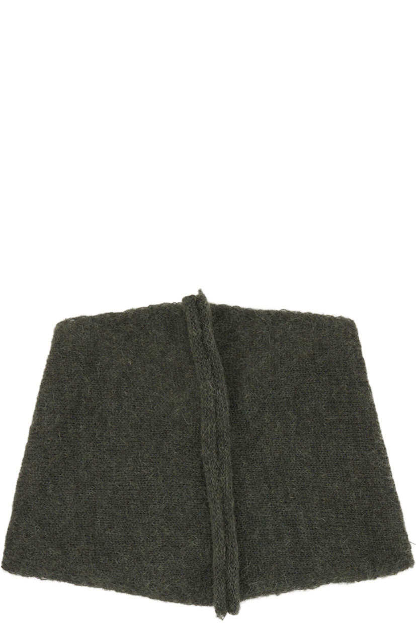 Brushed knit alpaca- and wool-blend scarf.

· RWS-certified wool
· Cutout at end
· Pull-through fastening
· L27.5" x W8.25"

Supplier color: Moss green fuzzy alpaca