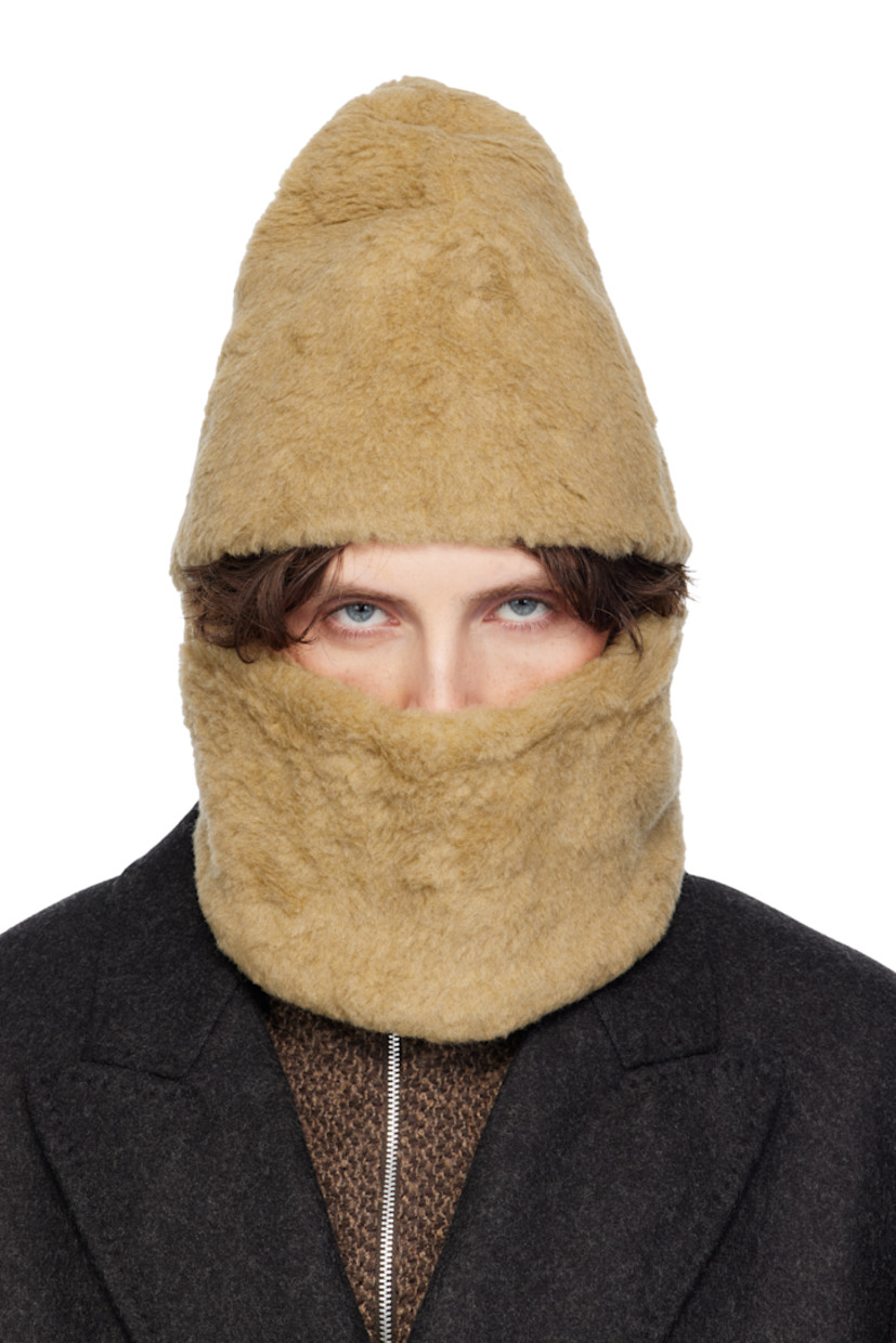 Wool- and alpaca-blend fleece snood. 

· Cutout at face
· Fully lined

Supplier color: Dusty natural curly