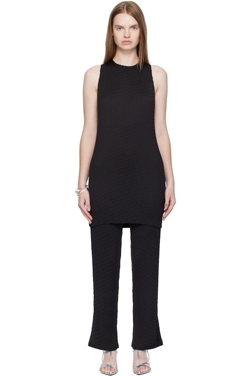 Garment-pleated tricot minidress. Round neck.

Supplier color: Black