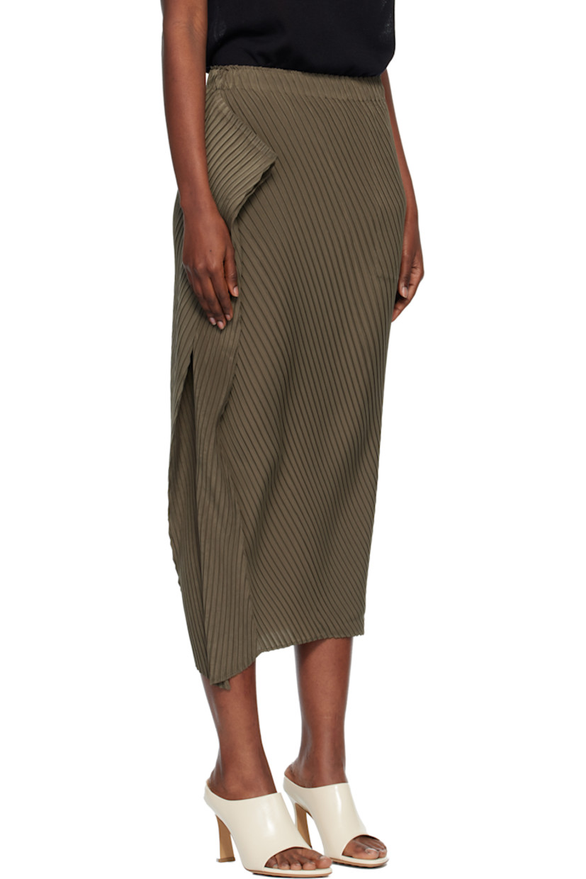Garment-pleated recycled crêpe de chine midi skirt. 

· Elasticized waistband
· Sculptural draping at side seam

Supplier color: Khaki