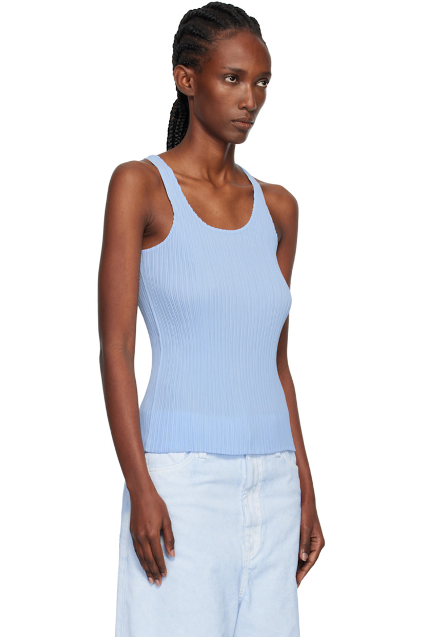 Garment-pleated recycled tricot top. Scoop neck.

Supplier color: Light blue