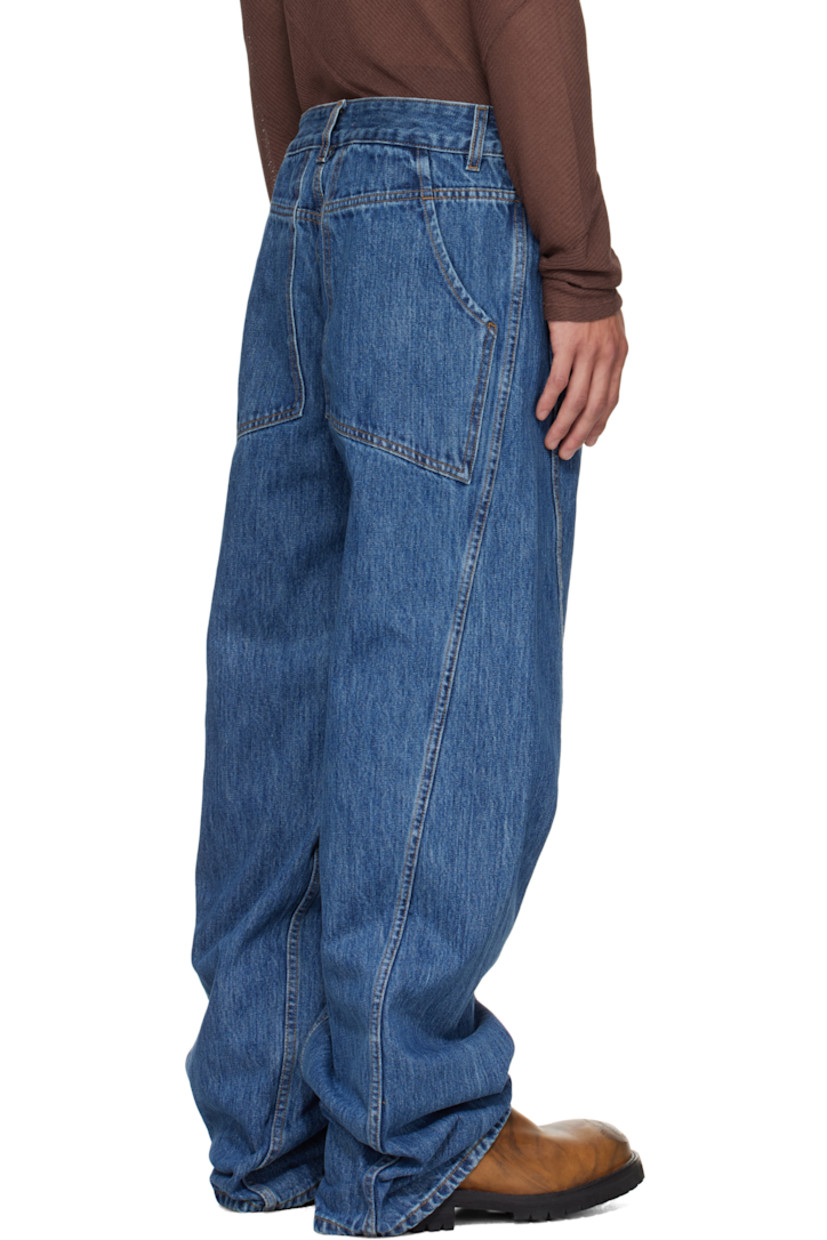Non-stretch 14 oz denim jeans. 

· Fading throughout 
· Mid-rise
· Belt loops
· Four-pocket styling
· Zip fly 
· Curved legs  

Supplier color: Vintage indigo