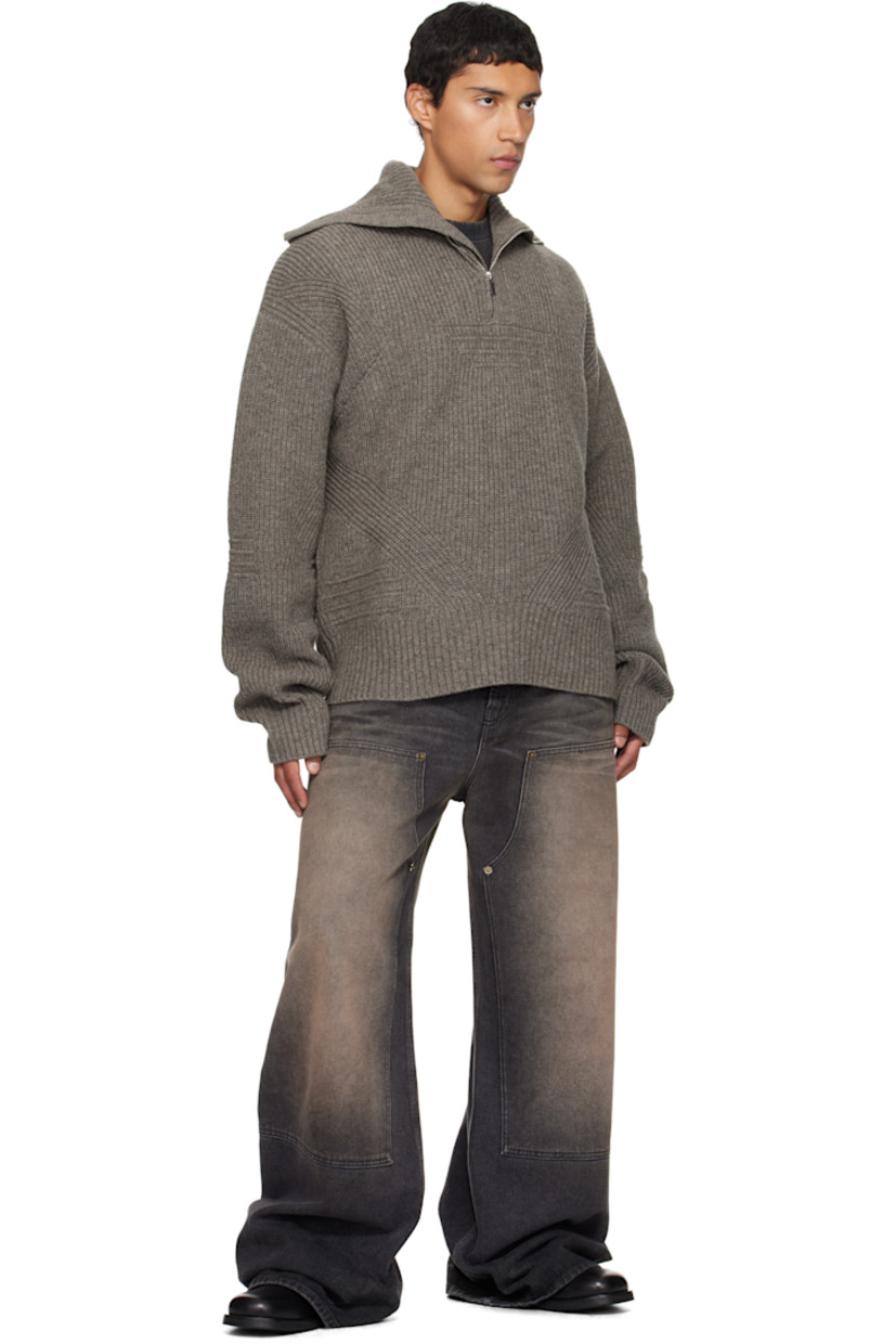 Non-stretch denim jeans.

· Fading and whiskering throughout
· Loose-fit
· Belt loops
· Press-stud belt loop
· Five-pocket styling
· Zip fly
· Panel at legs
· Logo patch at back waistband

Supplier color: Black