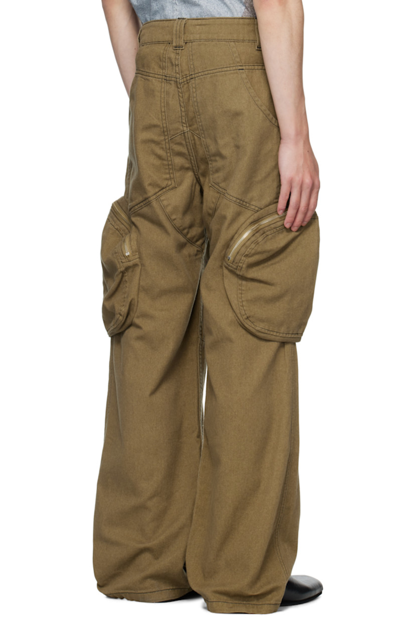Non-stretch denim cargo pants.

· Paneled construction
· Belt loops
· Four-pocket styling
· Zip fly 
· Darts at legs
· Cargo pocket at outseams
· Contrast stitching in black

Supplier color: Earth