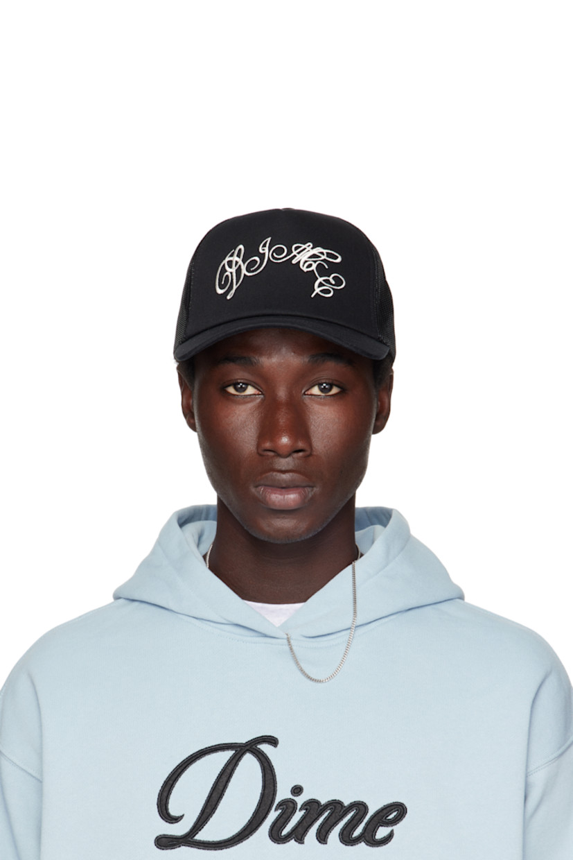 Mesh and cotton gabardine cap. 

· Embroidered logo at face and back face
· Curved brim
· Embroidered graphic patches at back face
· Snapback fastening
· Partially lined

Supplier color: Black