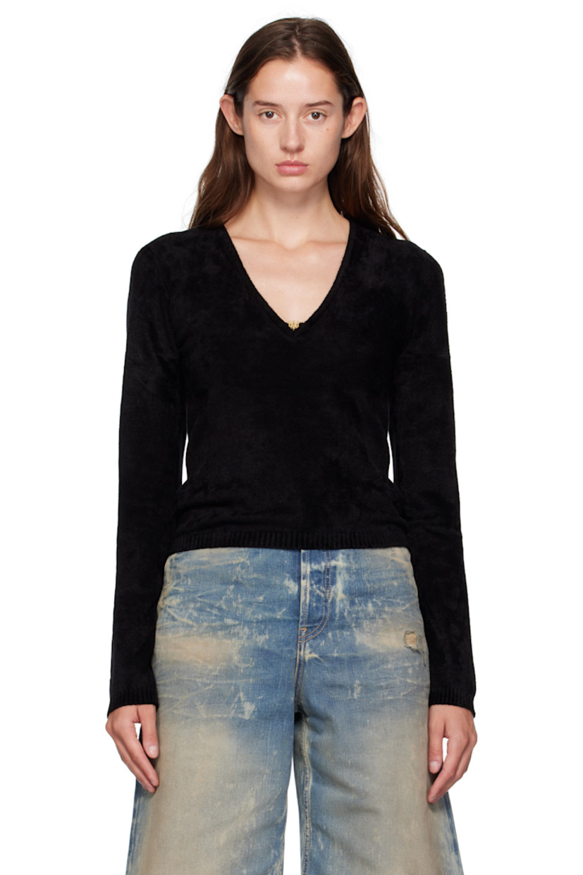 Viscose-blend velour top.

· Logo hardware at V-neck
· Rib-knit hem and cuffs

Supplier color: Black