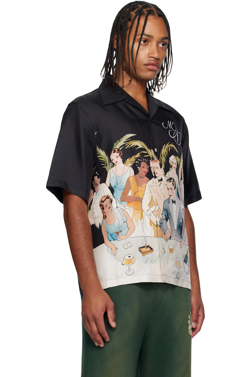 Silk twill shirt. 

· Open spread collar 
· Button closure 
· Logo printed at chest and back
· Graphics printed at front and back

Supplier color: Black