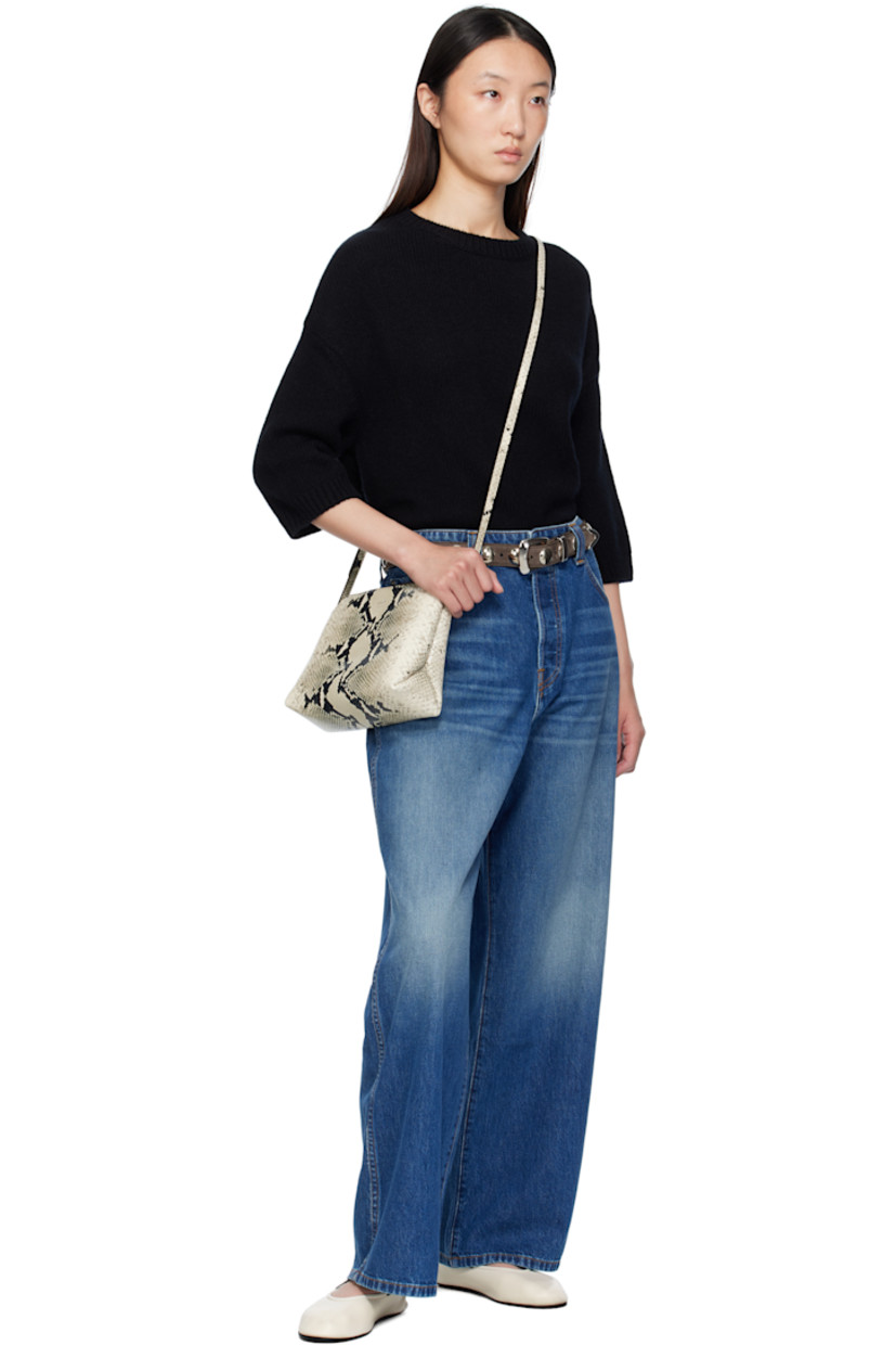 Calfskin suede belt.

· Studs throughout
· Pin-buckle fastening 
· Silver-tone hardware
· W1"

Supplier color: Ebano suede with silver
